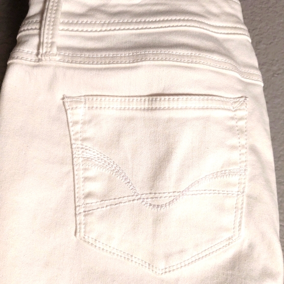 Roz & Ali White Denim Ankle Pants Sz. 14P - Picture 9 of 13